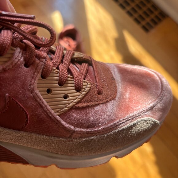 Nike Air Max 90 LX in dusty peach + beige - Picture 6 of 9